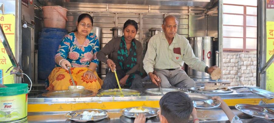 श्री श्याम करुणा फाउंडेशन ने आयोजित किया  157वां अन्न भंडारा