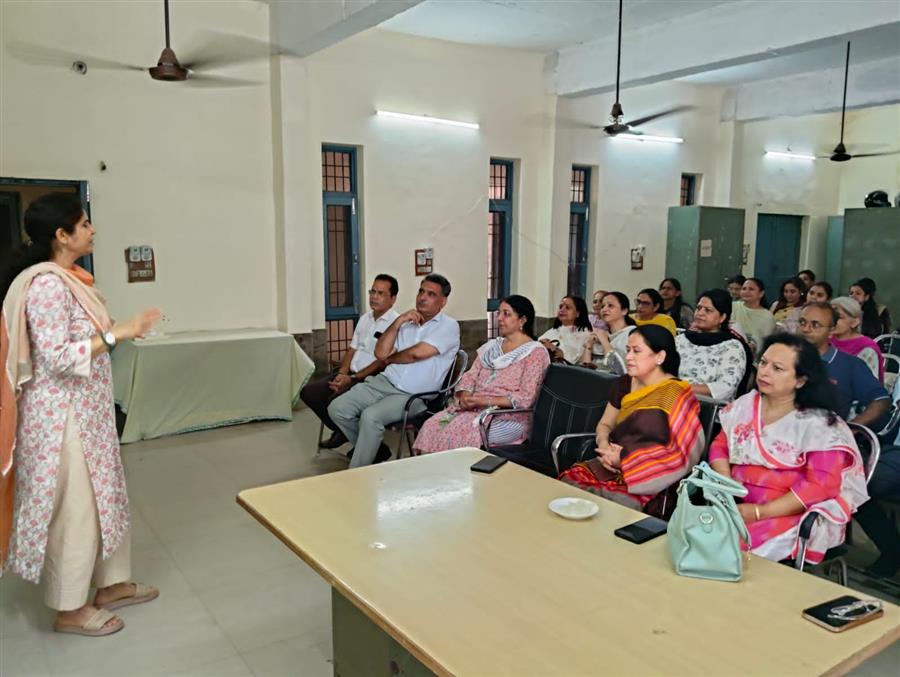 प्रिंट रिच प्रतियोगिता के 10 चयनित अध्यापकों को किया गया सम्मानित