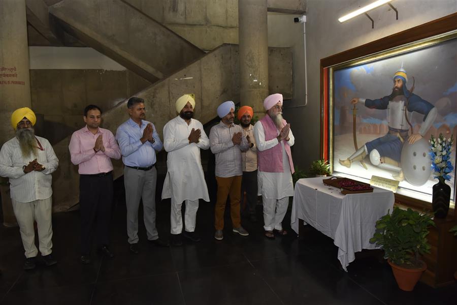 स्पीकर द्वारा महान योद्धा बाबा बंदा सिंह बहादुर को उनके जन्म दिवस पर श्रद्धांजलि अर्पित