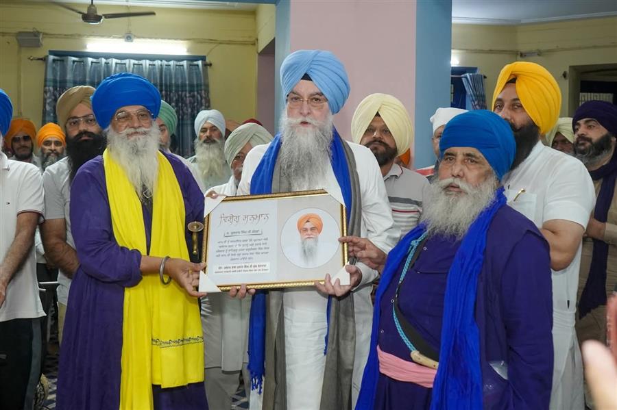 बेअदबी विरोधी कानून लागू होने पर स्पीकर संधवां का सम्मान