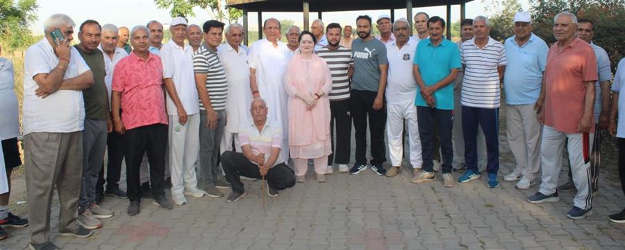 कांग्रेस प्रत्याशी सुधा भारद्वाज ने किया जोरदार जनसंपर्क, चुनाव प्रचार में दिखाई दमदार मौजूदगी