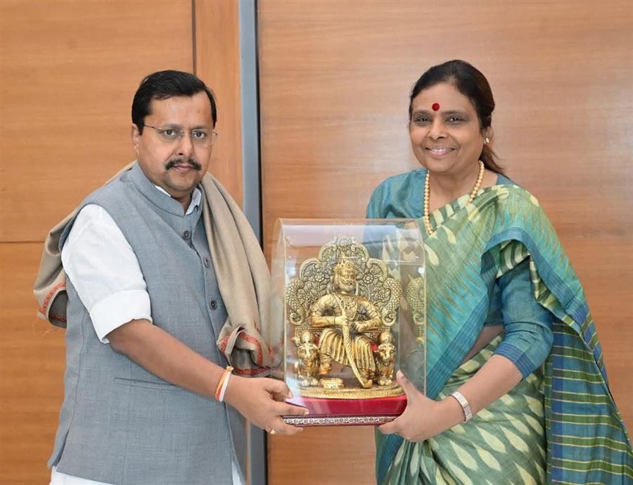 डॉ. अर्चना गुप्ता ने भाजपा के राष्ट्रीय अध्यक्ष नितिन नबीन से की शिष्टाचार भेंट