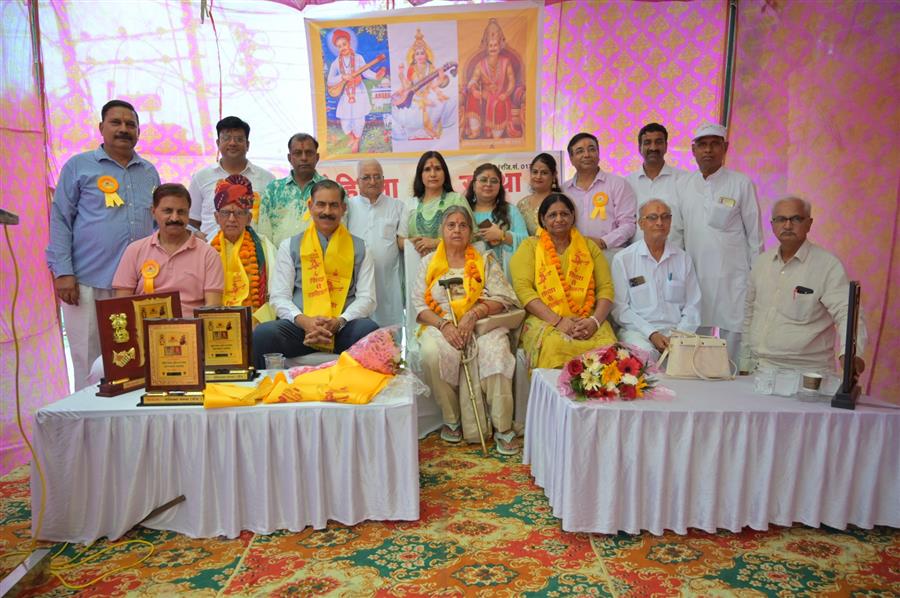 रोहिल्ला संस्था को सुधा वर्मा ने किया भूमि दान,