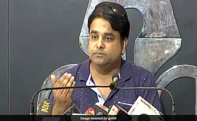  हनीप्रीत इंसां के पूर्व पति विश्वास गुप्ता के खिलाफ 'चरित्र हनन' की शिकायत दर्ज 