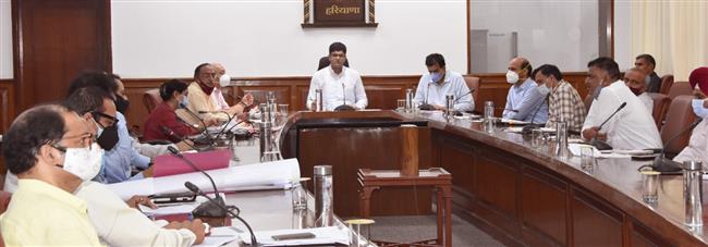 छह माह के भीतर बनाएं परिषद व पालिकाओं की प्रॉपर्टी आईडी:दुष्यंत चौटाला