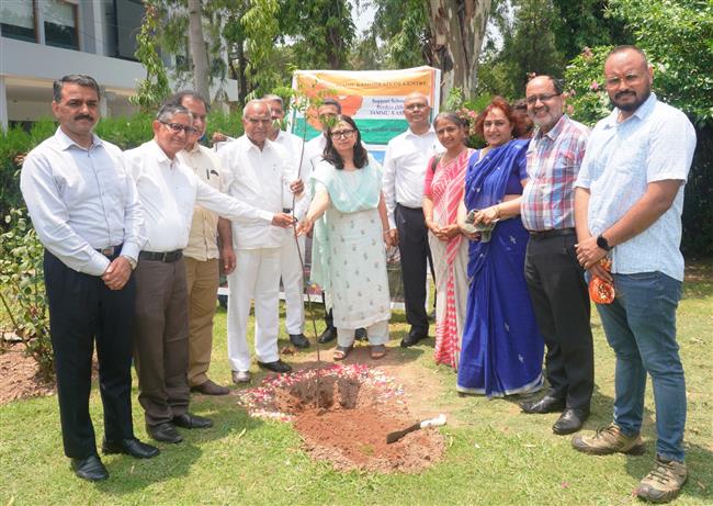 कारगिल युद्ध की 25वीं वर्षगांठ मनाने संबंधी अयोजित कार्यक्रमों की श्रृंखला के तहत चलाया गया पौधारोपण अभियान