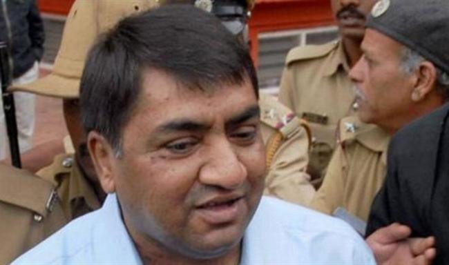   फर्जी स्टांप पेपर घोटाले के दोषी अब्दुल करीम तेलगी की हालत गंभीर, अस्पताल में भर्ती