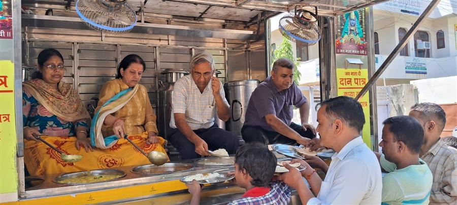 धार्मिक कर्तव्यों के पालन का प्रतीक है अन्न भंडारा: डाक्टर विमल मोदी 