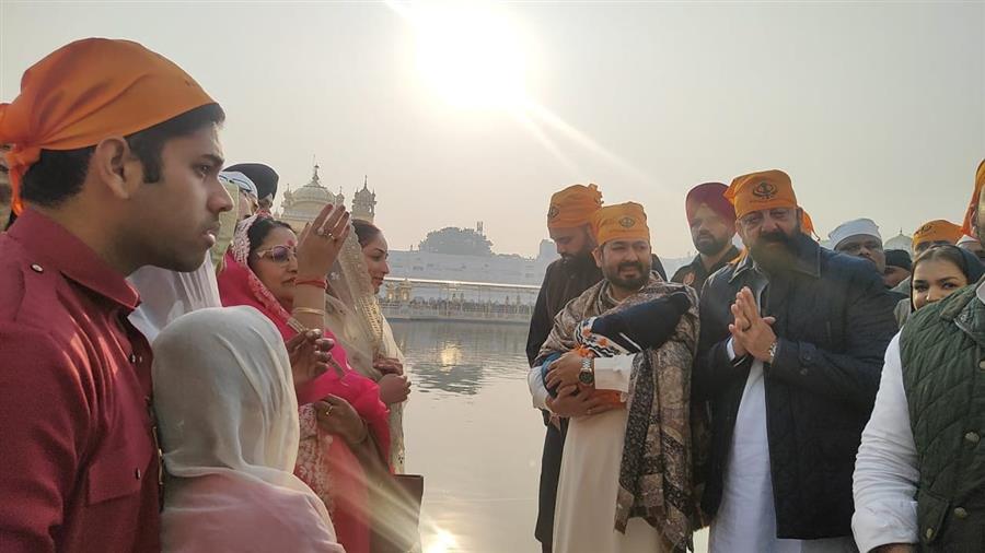 ਬਾਲੀਵੁੱਡ ਦੇ ਮਸ਼ਹੂਰ ਅਭਿਨੇਤਾ ਸੰਜੇ ਦੱਤ ਪਹੁੰਚੇ ਗੁਰੂ ਨਗਰੀ ਅੰਮ੍ਰਿਤਸਰ