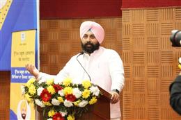 सरकारी स्कूलों के विद्यार्थियों को लाभ पहुँचाने के लिए 300 से अधिक शिक्षकों/प्रिंसिपलों को प्रशिक्षण के लिए विदेश भेजने वाला पहला राज्य बना पंजाब