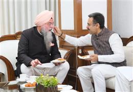 सीएम नायब सैनी ओर स्पीकर हरविंद्र कल्याण पहुंचे पंजाब विधानसभा की कार्यवाही देखने