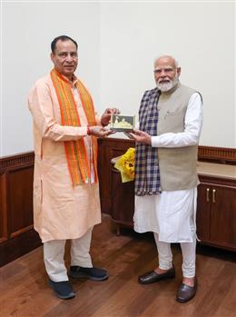 प्रधानमंत्री मोदी और केंद्रीय गृहमंत्री शाह से मिले भाजपा प्रदेशाध्यक्ष पंडित मोहन लाल बड़ौली