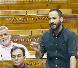 मीत हेयर ने संसद में आढ़तियों के कमीशन और पंजाब के लिए स्पैशलें बढ़ाने का मुद्दा उठाया