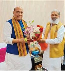 हरियाणा के ऊर्जा मंत्री अनिल विज ने रक्षा मंत्री राजनाथ सिंह से की शिष्टाचार भेंट
