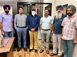 आय से अधिक संपत्ति के आरोप में नायब तहसीलदार विजीलेंस  ब्यूरो द्वारा गिरफ्तार
