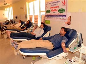 विश्व थैलेसीमिया दिवस के अवसर पर रक्तदान शिविर का आयोजन