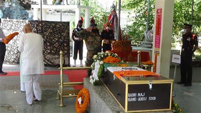   शहीद मेजर अनुज सूद की सैनिक एवं राजकीय सम्मान के साथ किया गया अंतिम संस्कार