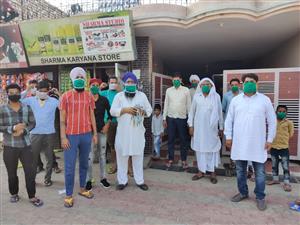  सकेतड़ी और महादेवपुर में मास्क बांटकर किया जागरूक 