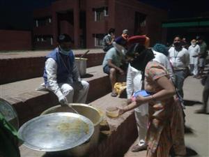  सोशल संस्था चाइल्ड वूमन प्रोडक्ट वेलफेयर सोसाइटी एवं साईं ट्रस्ट ने लंगर लगाया