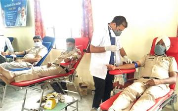 लाकडाउन के चलते निरंकारी मिशन के  133 श्रृृद्धालुओं ने किया रक्तदान