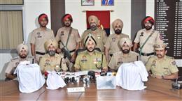 पंजाब में बाप, बेटे समेत चार युवक 12 किलो ग्राम हेरोइन समेत गिरफ्तार