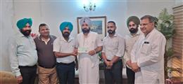 पंजाब रेवेन्यू ऑफिसर एसोसिएशन ने मुख्यमंत्री राहत कोष के लिए 10 लाख रुपये का दिया योगदान