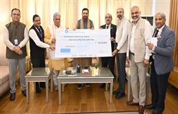 एसबीआई ने मुख्यमंत्री राहत कोष में दिए 1.55 करोड़