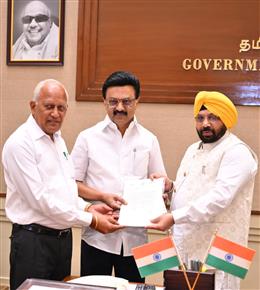 हरभजन सिंह ईटीओ और बरिंदर कुमार गोयल ने की तमिलनाडु के मुख्यमंत्री एम के स्टालिन से मुलाकात