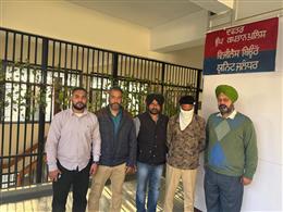 विजीलैंस ब्यूरो ने नायब कोर्ट को 8000 रुपए रिश्वत लेते रंगे हाथों किया काबू