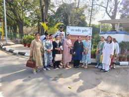 ऑनलाइन ट्रांसफर पॉलिसी के विरोध में नर्सिंग ऑफिसर ने खोला मोर्चा