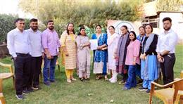 तबादला नीति को लेकर नर्सिंग ऑफिसर्स ने भाजपा महिला प्रदेश अध्यक्ष को सौंपा मांग पत्र