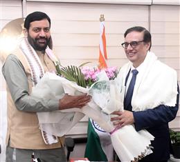 मुख्यमंत्री नायब सिंह सैनी से मिले सिंगापुर इंडिया बिज़नेस फोरम के अध्यक्ष प्रसून मुखर्जी
