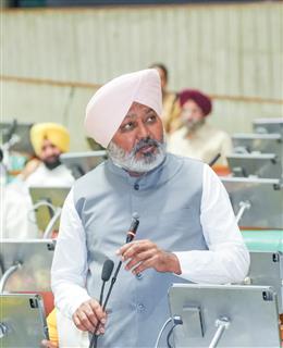 कांग्रेस विधायक द्वारा स्पीकर, मंत्रियों और ‘आप’ विधायकों को ‘बंधुआ मजदूर’ कहना संविधान और जनादेश का अपमान: हरपाल सिंह चीमा
