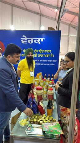 निवेश सम्मेलन के दौरान मार्कफेड के उत्पादों में लोगों ने विशेष रुचि दिखाई