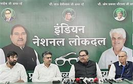 जनता की आवाज भगवान की आवाज है और जनता ने मुझे कांग्रेस और बीजेपी से दूरी बनाने को कहा है: चौधरी अभय सिंह चौटाला