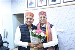 कर्मवीर बौद्ध का कांग्रेस मुख्यालय में भव्य स्वागत, प्रदेश अध्यक्ष ने दी शुभकामनाएं