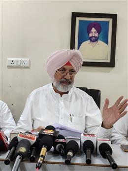मेडिकल कॉलेजों को लेकर बोले गए झूठ पर बलबीर सिंह सिद्धू ने AAP सरकार को घेरा