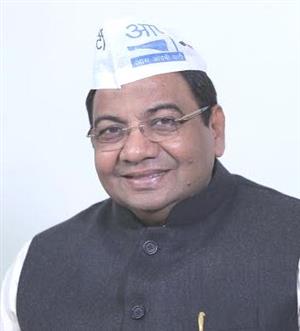   हरियाणा के किसानों की हालत  बहुत खस्ता है  और सरकार उनकी ओर कतई ध्यान नहीं दे रही : सुशील गुप्ता  