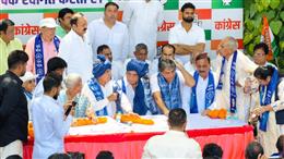 अगर बाबा साहेब के अनुयायी हैं तो उनके सिपाही भी बनो: राज बब्बर