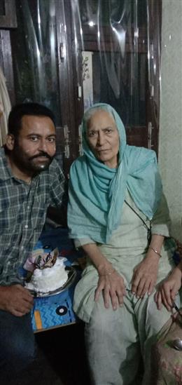 पटियाला के ड्राइवर की मां ने कैंसर को हराया ; मुख्यमंत्री सेहत योजना बनी मुश्किल समय की सहारा