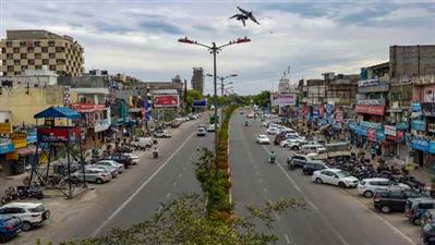   दिल्ली: 3 घंटे सड़क पर बेहोश पड़ा रहा 65 साल का बुजुर्ग, कोरोना के डर से लोगों ने छोड़ा और हुई मौत 
