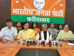 कांग्रेस व उनके सहयोगी दलों की मानसिकता महिला विरोधी: दुष्यंत गौतम