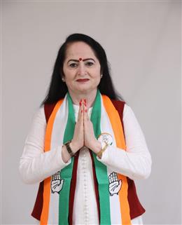 रेखा शर्मा गलत बयानबाजी कर हमारे नेताओं को बदनाम कर चुनावी लाभ लेना चाहती हैं – सुधा भारद्वाज
