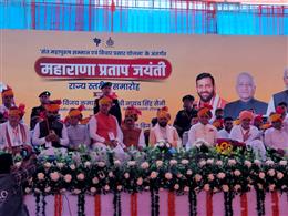 डॉ पवन सैनी ने नारायणगढ़ विकास को लेकर CM नायब सिंह सैनी को सौंपा मांग पत्र।