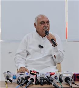 चौतरफा महंगाई की मार से झेल रही जनता, बीजेपी जिम्मेदार- हुड्डा
