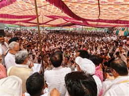 हजारों बिजली कर्मचारियों के बीच पहुंचे ऊर्जा मंत्री अनिल विज, मौके पर लिया ज्ञापन