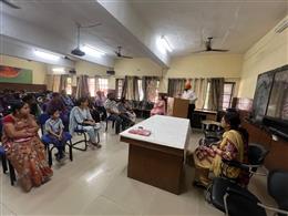 विद्यार्थियों के समग्र विकास हेतु सरकारी विद्यालयों में अभिभावक-शिक्षक बैठकें आयोजित