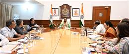 मुख्यमंत्री ने विकास परियोजनाओं की प्रगति की समीक्षा की