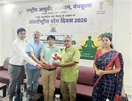  आयुर्वेद और योग स्वस्थ जीवन का आधार : प्रोफेसर सतीश गंधर्व