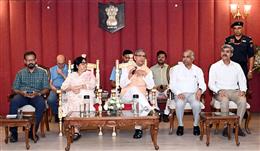 रोजगार सृजक बनकर ‘विकसित भारत’ के निर्माण में योगदान दें: राज्यपाल